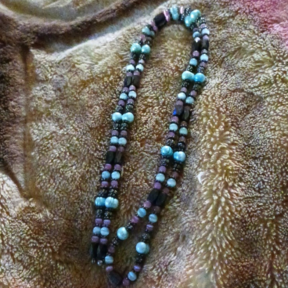 MAGNETIC NECKLACE